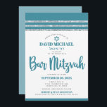 Convite Teal Silver Tallit Bar Mitzvah Bold Simple Modern<br><div class="desc">Tenha orgulho, alegria e mostre este marco do seu Bar favorito Mitzvah! Enviar este convite legal, único, moderno e personalizado para um evento que se lembre. A tipografia empoeirada do roteiro azul-lacre, Estrela de David e um azul-lacre empoeirado e talude-relha prateada inspiraram uma camada gráfica simples e branca. Personalize o...</div>