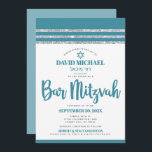 Convite Teal Silver Tallit Bar Mitzvah Bold Simple Modern<br><div class="desc">Tenha orgulho, alegria e mostre este marco do seu Bar favorito Mitzvah! Enviar este convite legal, único, moderno e personalizado para um evento que se lembre. A tipografia empoeirada do roteiro azul-lacre, Estrela de David e um azul-lacre empoeirado e talude-relha prateada inspiraram uma camada gráfica simples e branca. Personalize o...</div>