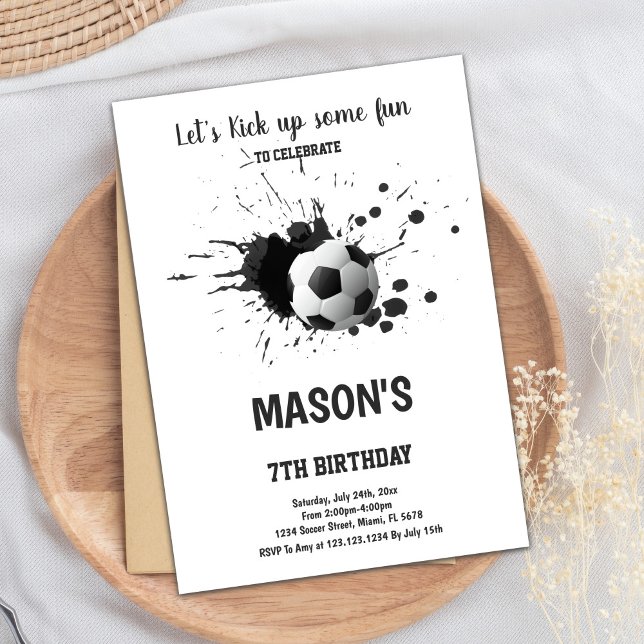 Convite Tema de Esportes de Bruto Artístico (Black Ink Soccer Birthday Invitations)