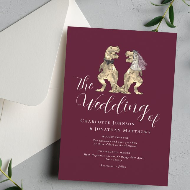 Convite Tema Dinossauro Casamento Borgonha Ivory Cream (Dinosaur theme wedding burgundy ivory cream elegant modern script T-Rex bride and groom)