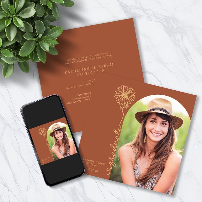 Convite Terracotta Dourada Graduação de Arco Floral Manusc (Terracotta Gold Handwritten Floral Square Graduation Invitation Announcement Invitation Download)