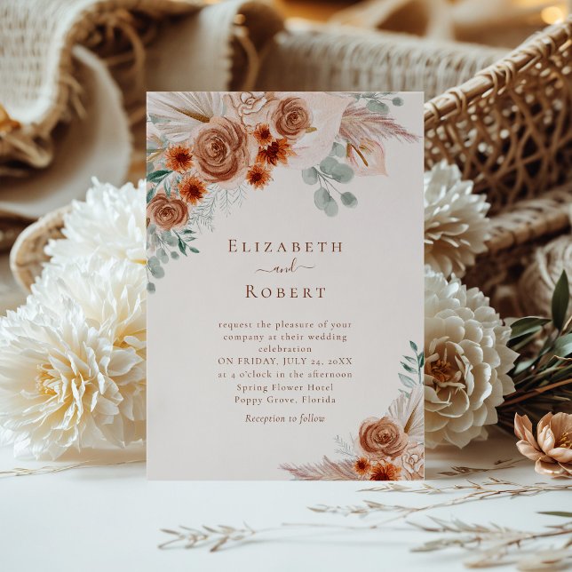 Convite Terracotta Floral Pampas Grass Eucalyptus Casament (Terracotta Floral Pampas Grass Eucalyptus Wedding Invitation on a sunny table with boho flowers)