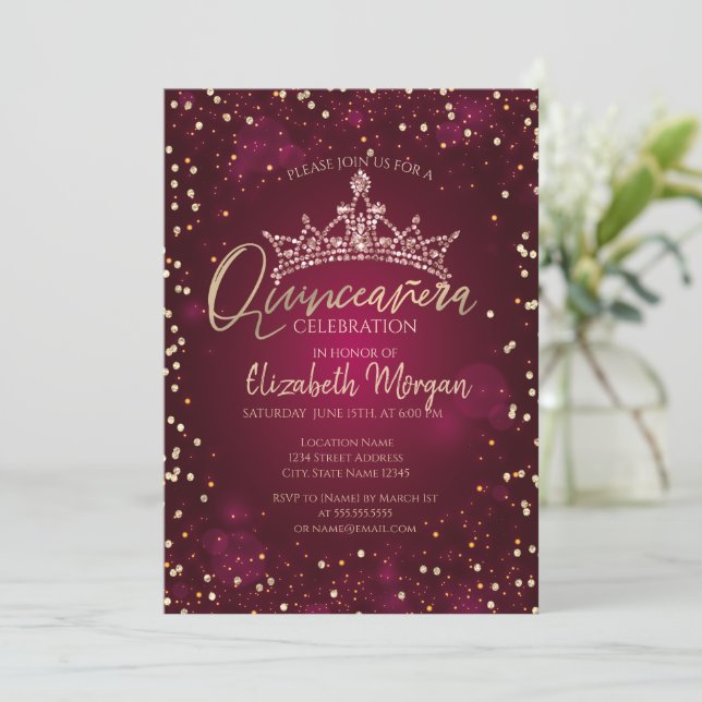 Convite Tiara Chic, Diamantes Burgundy Quinceañera (Em pé/Frente)