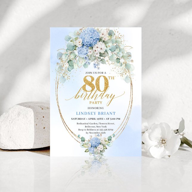 Convite Timeless Blue Hydrangea Gold 80th Birthday Invite (Timeless Blue Hydrangea Gold 80th Birthday Invite)