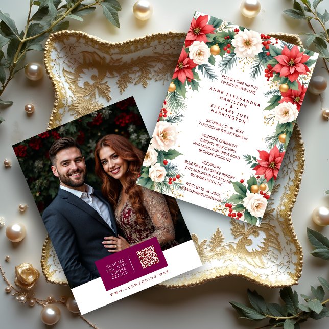 Convite Timeless Elegant Christmas Wedding Wreath Photo (Classic Timeless Elegant Christmas Wedding Wreath Invitation Cards with Back Photo and Modern QR.)