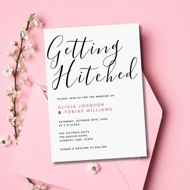 Convite Tipografia Moderna Casamento (Simple modern wedding invitation with 'Getting Hitched' script typography. Classic elegant & stylish)