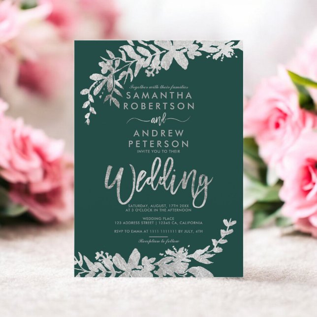 Convite Tipografia prateada casamento chic floral verde (Silver typography floral green chic wedding invitation)