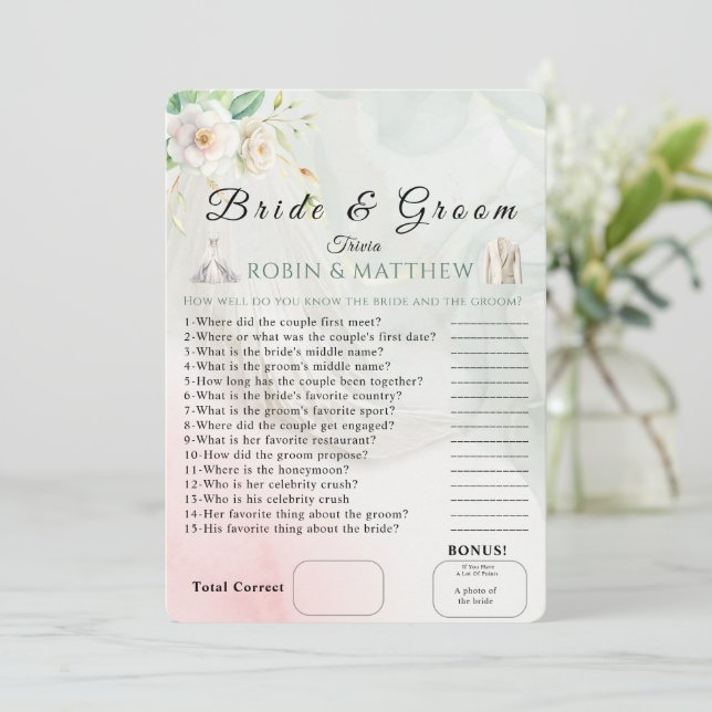 Convite Trendy Bride & Groom Trivia Wedding Game (Em pé/Frente)