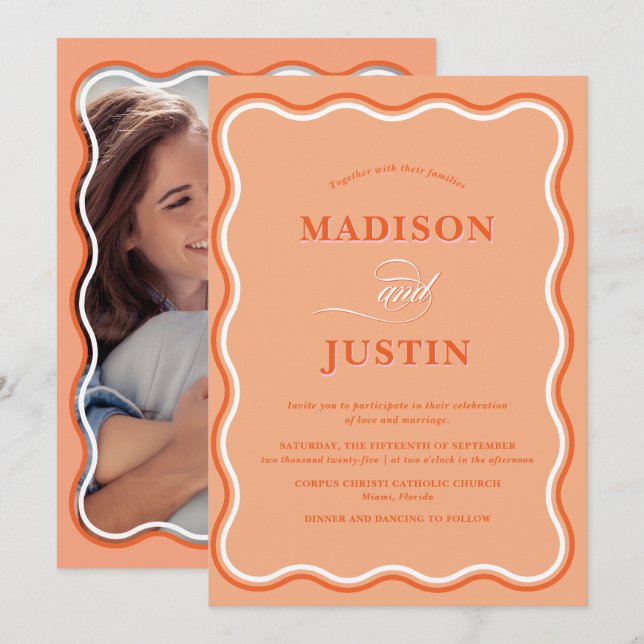 Convite Trendy Peach Orange Squiggle Curves Foto Casamento (Frente/Verso)