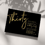 Convite Trinta | Partido aniversário de 30 anos Preto e Do<br><div class="desc">Celebre seu dia especial com este simples convite de festas na moda. Este design apresenta um script de pincel moderno "Trinta" com um layout limpo na combinação de cores preto e dourado. Mais designs disponíveis no meu compro BaraBomDesign.</div>