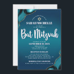 Convite Turquesa Ombre Bat Mitzvah Agate Script 2 Venue<br><div class="desc">Tenha orgulho, alegria e mostre este marco do seu Bat Mitzvah favorito! Enviar este convite legal, único, moderno e personalizado para um evento que se lembre. A tipografia da escrita branca e uma estrela dourada falsa de David sobrepõem um fundo azul-azul-turquesa profundo com agato azul-turquesa acentuado com veias douradas falsas....</div>