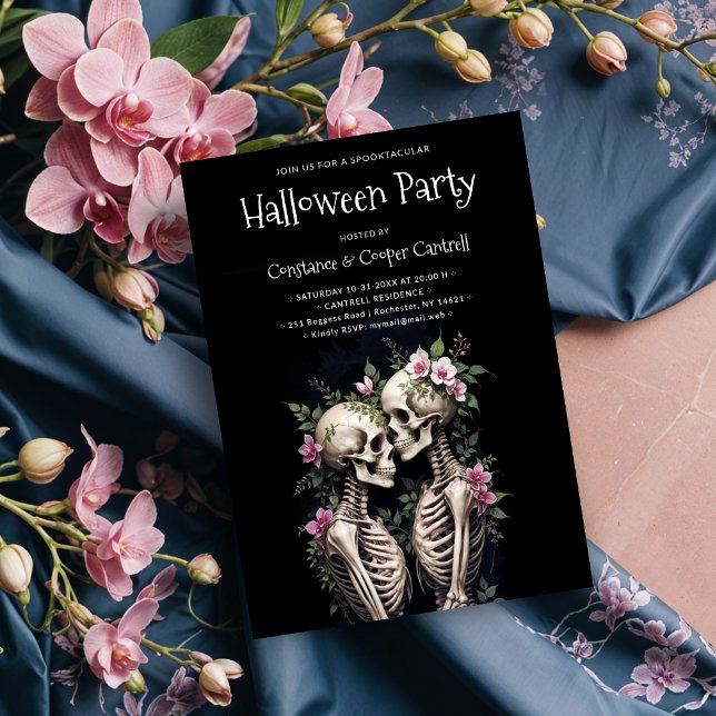 Convite Two Romantic Gothic Human Skeletons Embracing (Two Romantic Gothic Human Skeletons Embracing Surrounded By Lush Floral Arrangements Halloween Party)