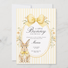Convite Um adorável coelhinho floral com laço amarelo para