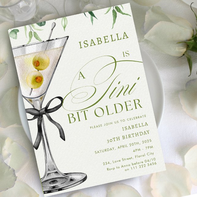 Convite Um Aniversário De Coquetel Mais Velho De Tini (Martini A Tini Bit Older Cocktail Adult Birthday Invitation)