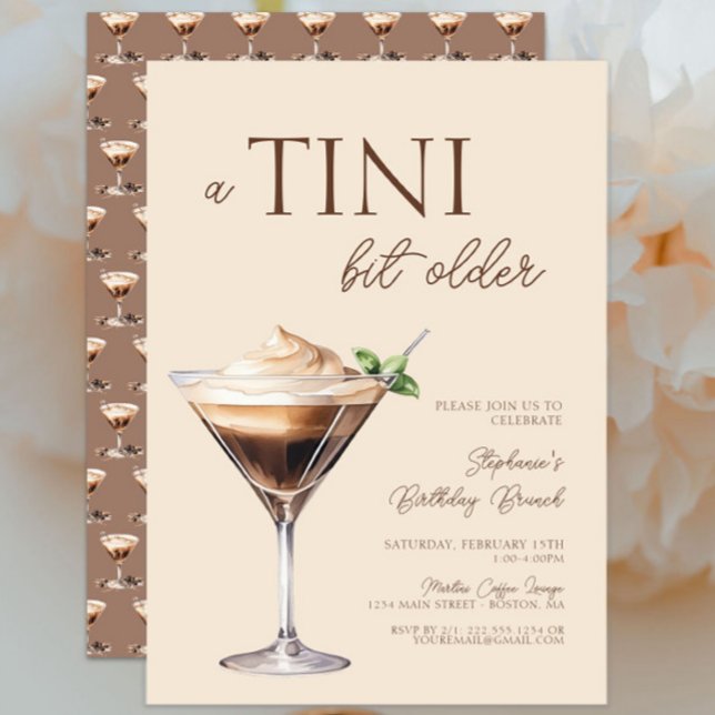 Convite Um Aniversário De Espresso Martini Um Pouco Mais V (A Tini Bit Older Espresso Martini Birthday Brunch Invitation, Elegant, Chic Modern Brown Cream)
