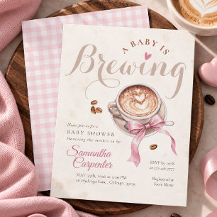 Convite Um bebê está preparando café laço rosa churrasco d