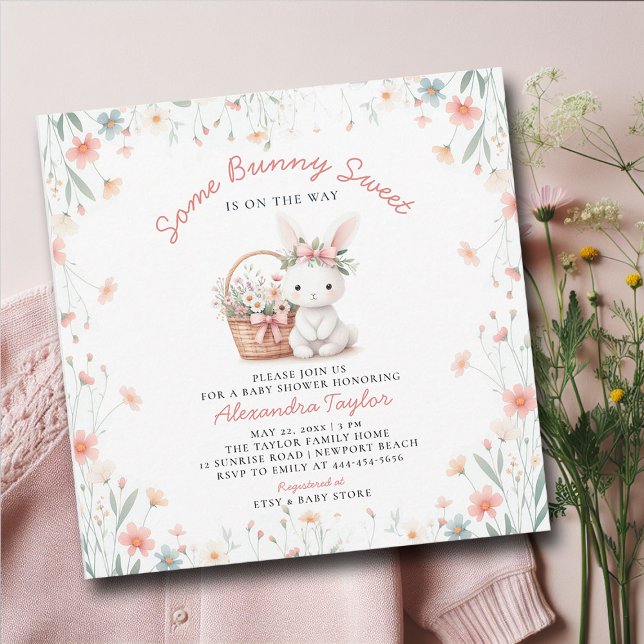 Convite Um Chá de fraldas de Arco Rosa, Flores Selvagens C (some bunny sweet baby girl shower invitation springtime picnic Easter basket wildflowers pink bow )