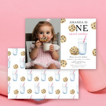 Um Doce Biscoito e Menina de Leite Primeiro Aniver