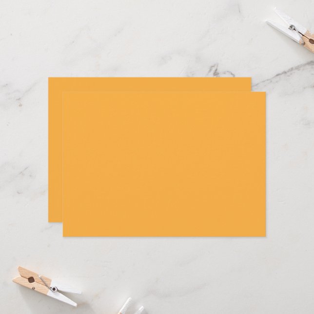 Convite um fundo amarelo com uma (Frente/Verso In Situ)