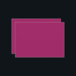 Convite um fundo rosa com um branco<br><div class="desc">O design é um grande quadrado azul,  que parece ser um céu claro e claro. A cor do céu é uma cor azul profunda,  dando-lhe uma aparência vibrante e viva.</div>