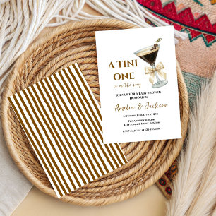 Convite Um Laço Bege Coquete “Um Bebê Está Cozinhando” Caf