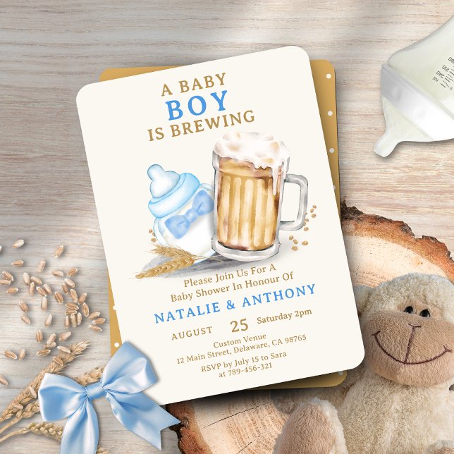 Convite Um Menino Está A Criar Chá de fraldas Azul Arco (A Baby Boy is Brewing Blue Bow Tie Baby Shower Invitation)