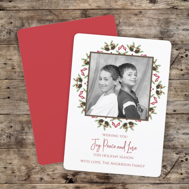 Convite Um Natal Vermelho e Verde Simples (Holiday Peace, Joy and Love photo card)