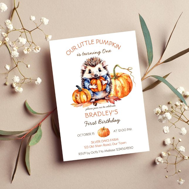 Convite Um pequeno aniversário de bombeiros bonitos de our (Little pumpkin birthday party template invitation instant download cute hedgehog holding pumpkin)