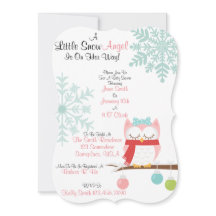 Um pequeno anjo de neve