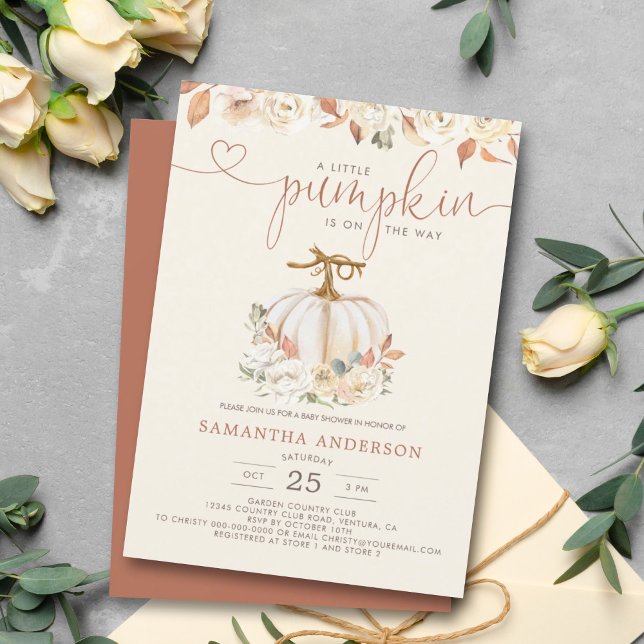 Convite Um Pequeno Chá de fraldas Floral de outono de Abób (Welcome a new life with this fall-themed invitation featuring a little pumpkin on the way! )