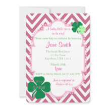 Um pequeno Chá de fraldas irlandês do temático Con