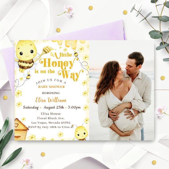 Convite Um Pouco De Mel Está A Caminho Da Foto Do Chá de f (Criador carregado)