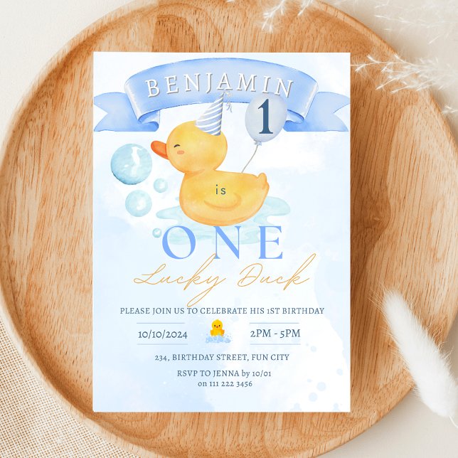 Convite Um primeiro aniversario de Pata de Borracha de Pat (One Lucky Duck Rubber Duck 1st First Birthday Invitation)