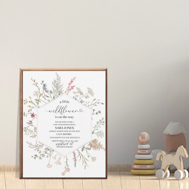 Convite Uma pequena flor silvestre está a caminho da aquar (Criador carregado)