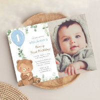 Ursinho-branco balões azuis primeiro aniversario