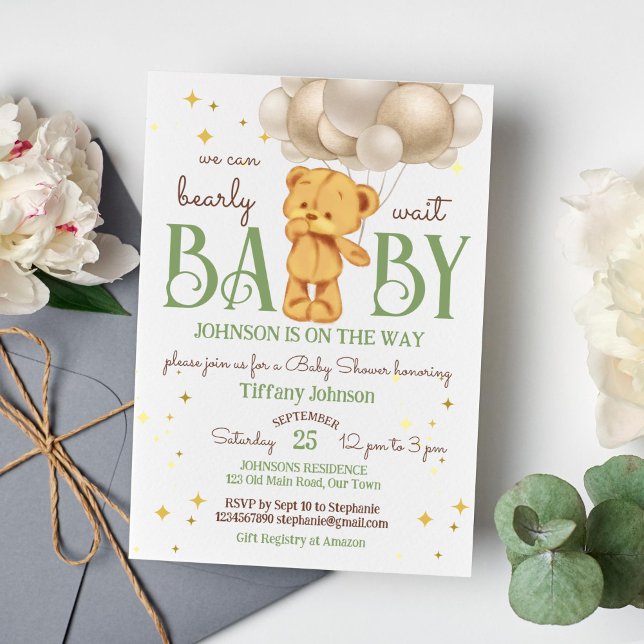 Convite Urso de pelúcia que espera chá de fraldas verde-ca (Teddy bear bearly wait baby shower template invitation cute teddy bear with balloons sage green brow)