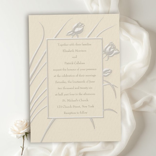 Convite Valsa de Rosa Ecru Formal Clássico Moderno Casamen (modern classic wedding invitation ecru roses waltz formal traditional faux embossed black tux)