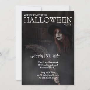 Convite Vassoura de Bruxa Gótica Moderna de Halloween Cele