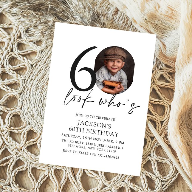 Convite Veja quem é a foto simples moderna 60º aniversário (Criador carregado)