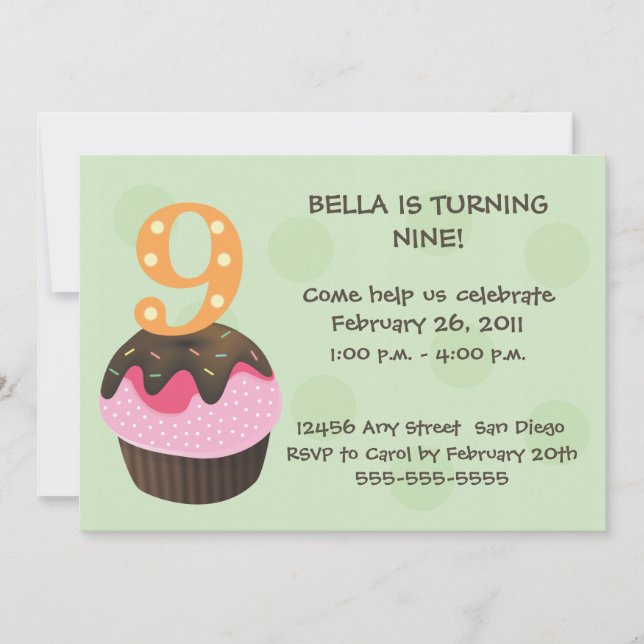 Convite Verde do cupcake 9 do feliz aniversario (Frente)