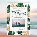 Convite Verde Tropical deixa Havaí 5-0 50 o aniversário<br><div class="desc">Celebrar o seu 50º aniversário com folhas ousadas verdes e douradas da ilha. Não se esqueça de combinar presentes de palma. Este cartão de aniversário tropical verde e dourado com as palavras "Feliz Cinco-0" é facilmente personalizado para qualquer pai, amigo ou irmão que faça 50 anos. Uma placa de excelente...</div>