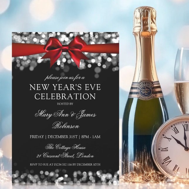 Convite Véspera de ano novo Elegante Arco das Luzes de Shi (Elegant New Years Eve Silver Shimmering Lights Bow Invitation)