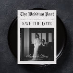 Convite Vintage Newspaper Foto: Casamento Salve a Data<br><div class="desc">Surpreenda seus entes queridos com este convite moderno e na moda,  que inclui a aparência do jornal tradicional e seus detalhes personalizados. Adicione facilmente suas próprias informações clicando na opção "personalizar".</div>