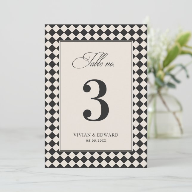 Convite Vintage Old Money Checkered Wedding Table Number (Em pé/Frente)