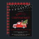 Convite Vintage Red Truck e Buffalo - Xadrez de Natal<br><div class="desc">Um carrinho vermelho adorável cheio de uma árvore de Natal recentemente cortada, presentes e canetas doces é apresentado nesta Feliz Pequeno Cartão de Natal. Luzes de cordas reviradas para cima. A parte de trás do cartão é xadrez de búfalo vermelho e preto. Tão fofo! Não seria esta a forma perfeita...</div>