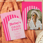Convite Vintage retro 70s, graduação de fotos em arco cor-<br><div class="desc">Um convite legal a negrito para festas de formatura com o Vintage retro 70s,  néon cor-de-rosa e parelha,  com arco de faixa retrorada e formas geométricas.</div>