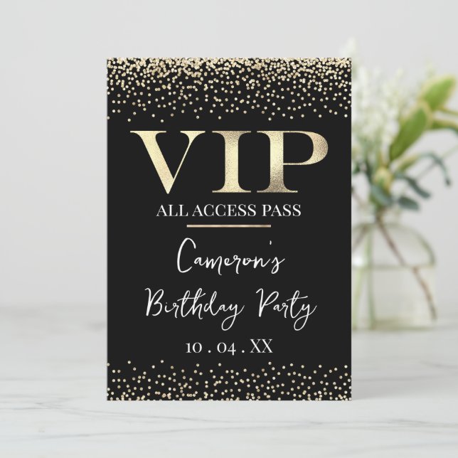 Convite VIP Dourado em Evento ou Festa Preta (Em pé/Frente)