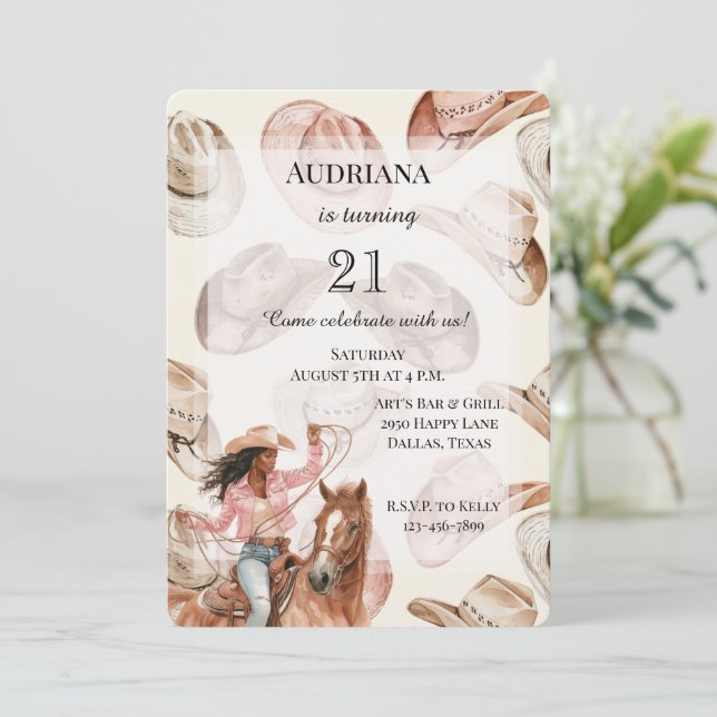 Convite Western Black Brown Cowgirl Oesta Aniversário (Em pé/Frente)