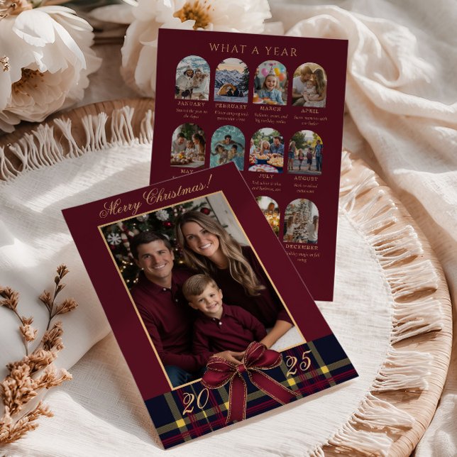 Convite What A Year family Photo Red Plaid Holiday Card (Criador carregado)