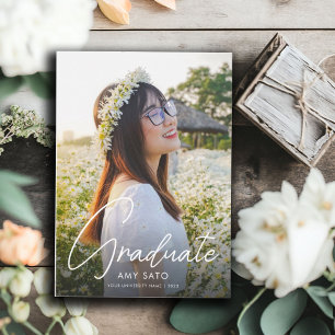 Convite White Script de Graduação de Fotos Moderna